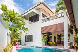 Πισίνα στο ή κοντά στο 150 m from a paradise beach 3 bedrooms pool