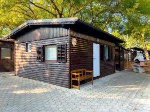 Το κτήριο όπου στεγάζεται  το διαμέρισμα