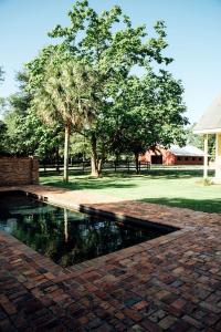 Κήπος έξω από το Enchanting Rental on a Former Pecan Plantation near Lexington, South Carolina