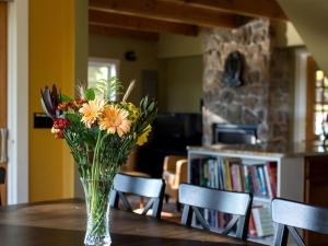 Χώρος καθιστικού στο Deluxe Cottage Rental on a 100-Acre Farm on the Shenandoah River, Virginia