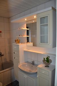 Koupelna v ubytování Hotel Garni Kaiserpfalz