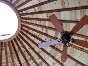 Fotografie z fotogalerie ubytování Stunning Eureka Springs Accommodation Perfect for Glamping in Arkansas v destinaci Eureka Springs