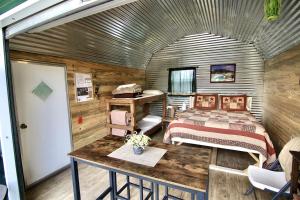 Ένα ή περισσότερα κρεβάτια σε δωμάτιο στο Incredible Secluded Cabin with Barbecue in Monticello, Utah