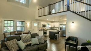 Η κουζίνα ή μικρή κουζίνα στο Sweet Private Cabin with Jacuzzi and Fire Pit in Ohio