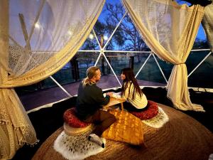 Hosté ubytování Luxurious Rustic Dome with Private Deck and Picnic Table in California