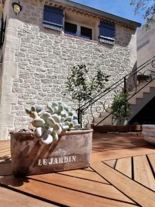 Το κτήριο όπου στεγάζεται  η παραθεριστική κατοικία