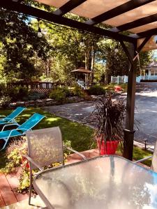 リンカーンヴィルにあるLovely Retreat with a Private Deck in a Bed and Breakfast near Rockland, Maineのギャラリーの写真