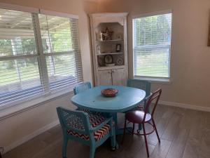 Φωτογραφία από το άλμπουμ του Wonderful Riverside Retreat in Wimberley, Texas, for Glorious Glamping Getaways σε Wimberley +7 φωτογραφίες