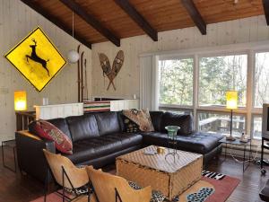 Χώρος καθιστικού στο Secluded Family Mountain Rental with Fireplace in Windham, New York
