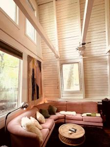 Posezení v ubytování Peaceful Tree House Nestled Away in Hudson Valley, New York