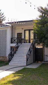 Το κτήριο όπου στεγάζεται  το bed & breakfast