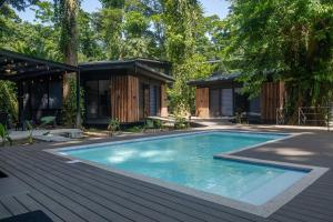 The swimming pool at or close to Somnara Flor Silvestre