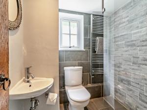 Koupelna v ubytování 3 Bed in Brecon 56811 + 21 fotografií