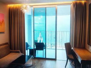 Ruang duduk di The Starfish Seaview House
