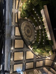 Taman di luar Paradise Stay