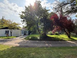 Aed väljaspool majutusasutust The River Cottage 3 Bedroom retreat