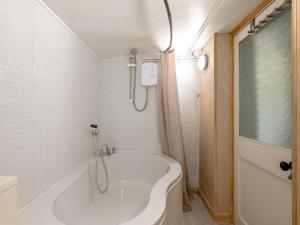Ένα μπάνιο στο 2 Bed in Dungeness BT079 +23 φωτογραφίες