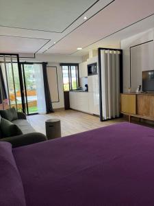 Postel nebo postele na pokoji v ubytování Nogalera Collection Apartments + 78 fotografií