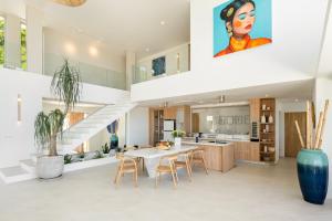 Η κουζίνα ή μικρή κουζίνα στο Bow Villa - by Sublime Samui Villas