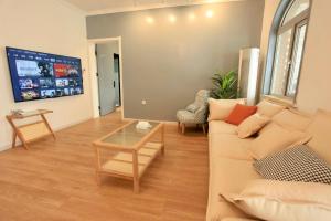 Ruang duduk di pine house