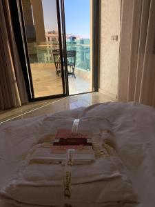 Postel nebo postele na pokoji v ubytování Luxueux - Vue imprenable - Fes City Center - à 2 min du parc de champs de course