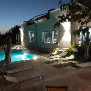 Πισίνα στο ή κοντά στο villa lavander hill