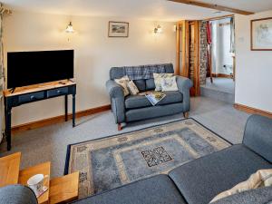 Televisyen dan/atau pusat hiburan di 1 Bed in Abergavenny BN092