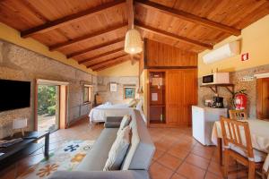 Et tv og/eller underholdning på Casa de Andrães Loft Heras