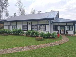Foto de la galería de Powysland Bungalow en Nuwara Eliya