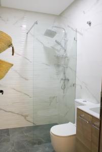 Et badeværelse på Azra Mila Appart luxe famille uniquement