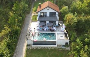 Φωτογραφία από το άλμπουμ του Vila Ajlin Luxury Oasis Heaven στο Σαράγεβο