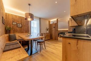 Η κουζίνα ή μικρή κουζίνα στο Maginta Appartements Lercher