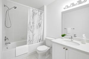 Gallery image of Markham Luxurious Detached King Master BR in Markham