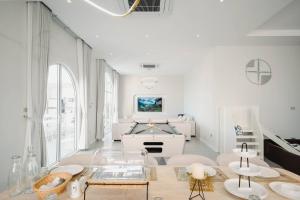 Posezení v ubytování MiraMaya Luxury Mountain View Private Pool Villa 3