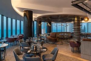Χώρος καθιστικού στο Oceans Apartments Balcony Suites in the Radisson Blu Hotel Building Tower, Durban Umhlanga