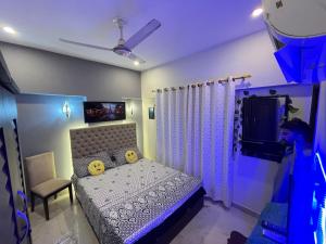 Imagen de la galería de Little peaceful apartment DHA phase 6, en Karachi