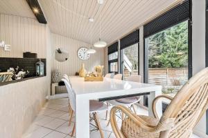 Afbeelding uit fotogalerij van 84109-8400-Birkevej-1 in Øksenmølle +26 foto's