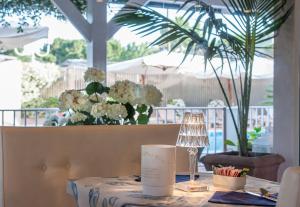 A balcony or terrace at Hotel Eden