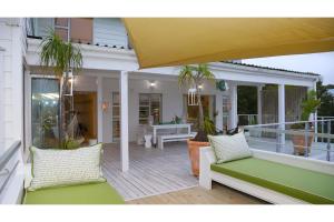 Φωτογραφία από το άλμπουμ του The Sullies, Morgan Bay σε Morganʼs Bay +24 φωτογραφίες