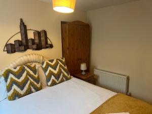 Φωτογραφία από το άλμπουμ του 54 - Room 2 - Smart Tv στο Σουόνσι