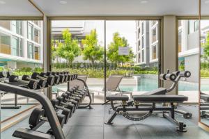 Fitness centrum a/nebo fitness zařízení v ubytování The Ozone Scarlet Grey Golf View Bangtao