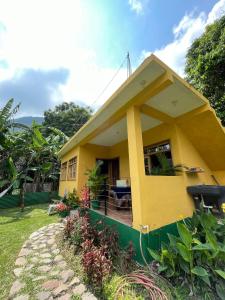 Budova, kde se apartmán nachází + 1 fotografie