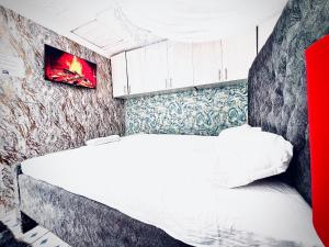 Postel nebo postele na pokoji v ubytování Joyview stays