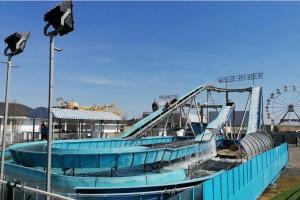 Bazén v ubytování Beach Apartment - Sleeps 4 Garden & Parking nebo v jeho okolí