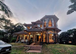 Bygningen som villaen ligger i