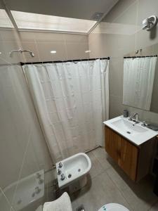 Koupelna v ubytování Hotel Ideal Resto Bar + 38 fotografií