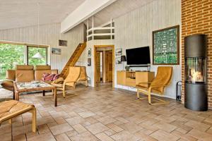 Μια τηλεόραση ή/και κέντρο ψυχαγωγίας στο JB182-Fjerritslev-Gyvelstien-39