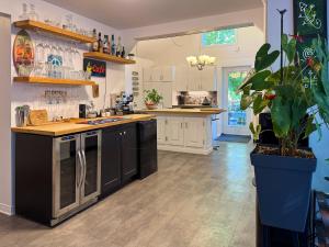 Fotografie z fotogalerie ubytování Blue Moon Exitchalets Easy Access Spa v destinaci Prévost