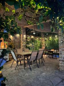 Taman di luar Apartman Flower Garden +57 gambar