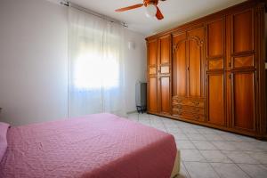 Una cama o camas en una habitación de Sama Three Apartment